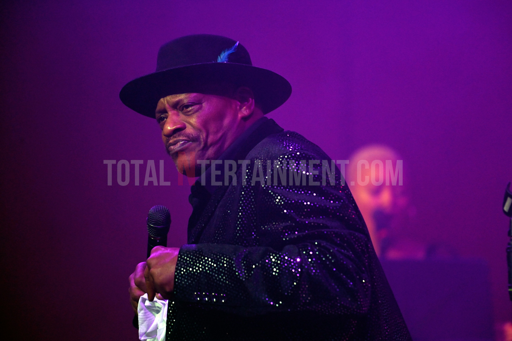 Alexander O'Neal performs final show in Manchester - TotalNtertainment