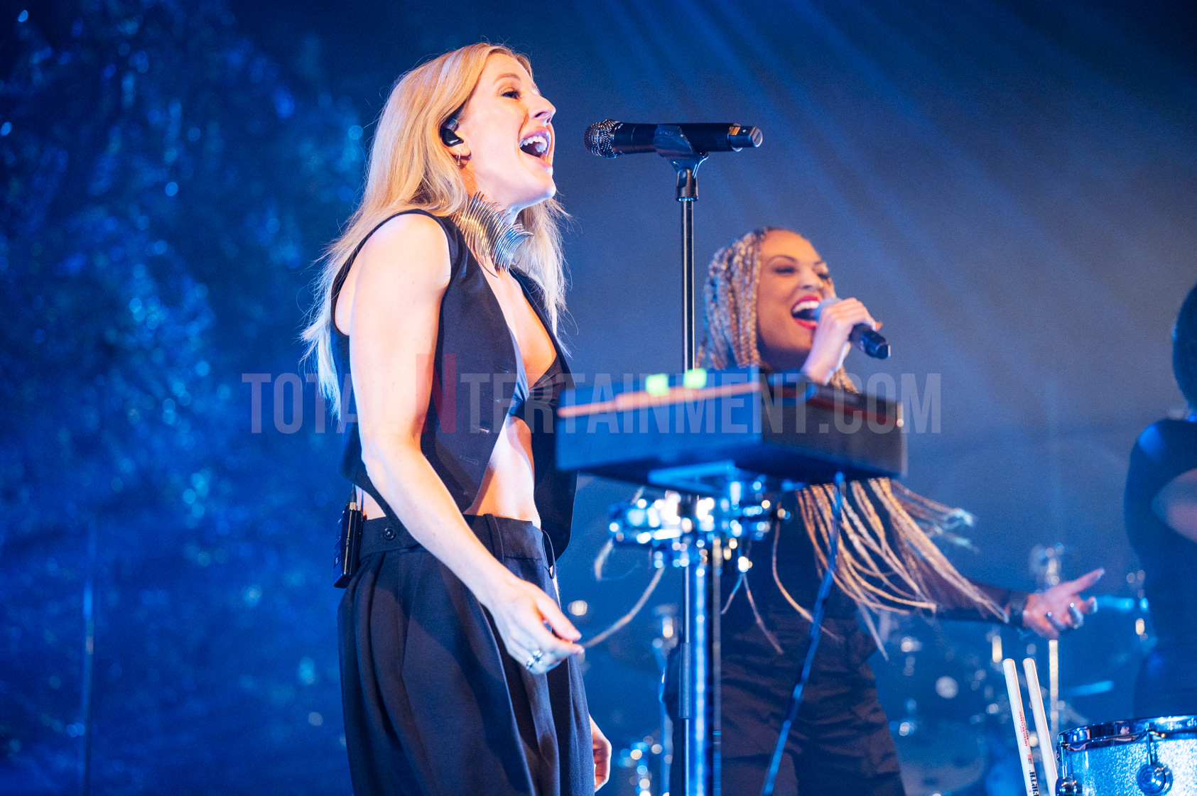 Ellie Goulding live in Manchester Gallery - TotalNtertainment